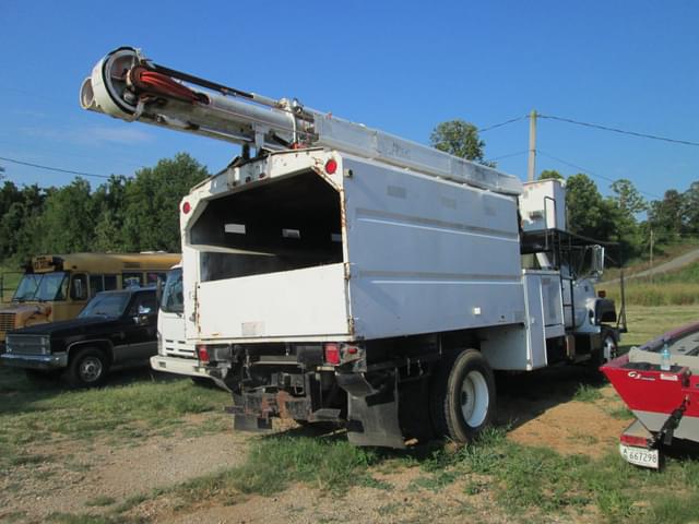 Image of GMC C7500 equipment image 2