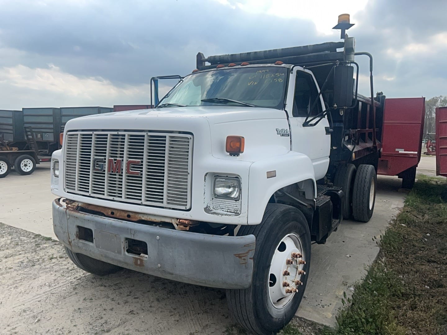 1997 GMC Topkick Equipment Image0