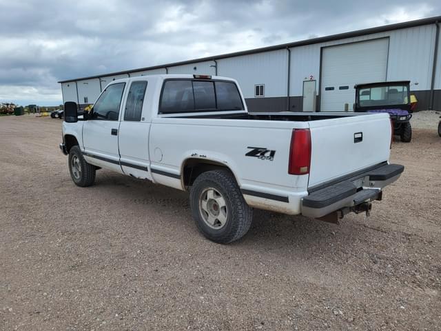 Image of GMC Sierra 1500 equipment image 3