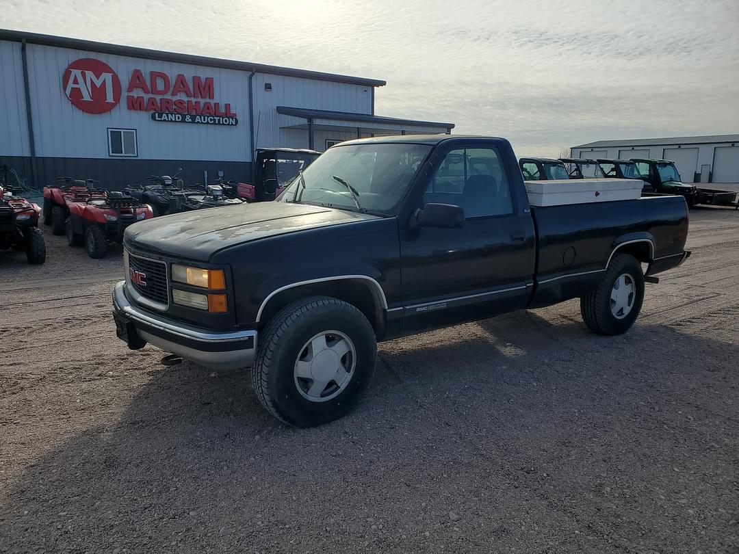 Image of GMC Sierra 1500 Primary image