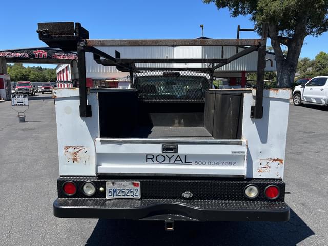 Image of GMC 3500 equipment image 4