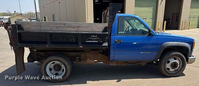 Image of GMC 3500HD equipment image 3