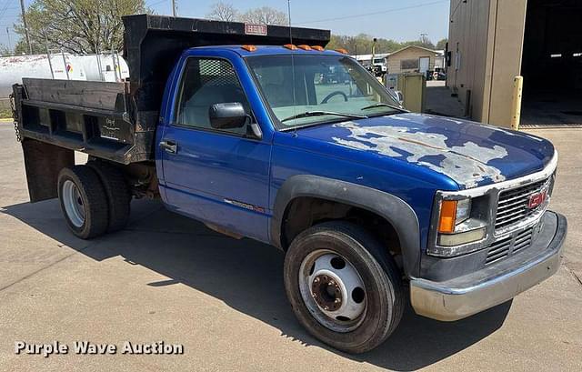 Image of GMC 3500HD equipment image 2