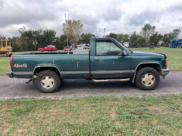 Image of GMC Sierra equipment image 3