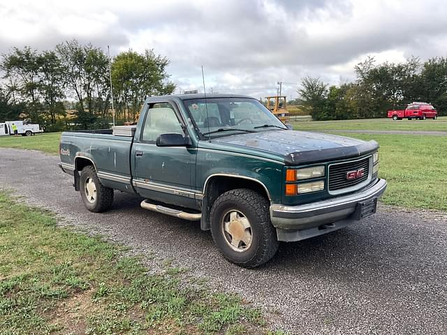 Image of GMC Sierra equipment image 2