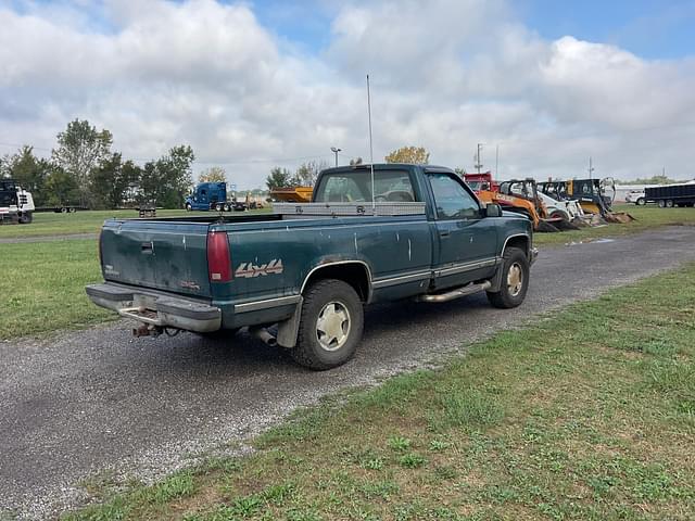 Image of GMC Sierra equipment image 4