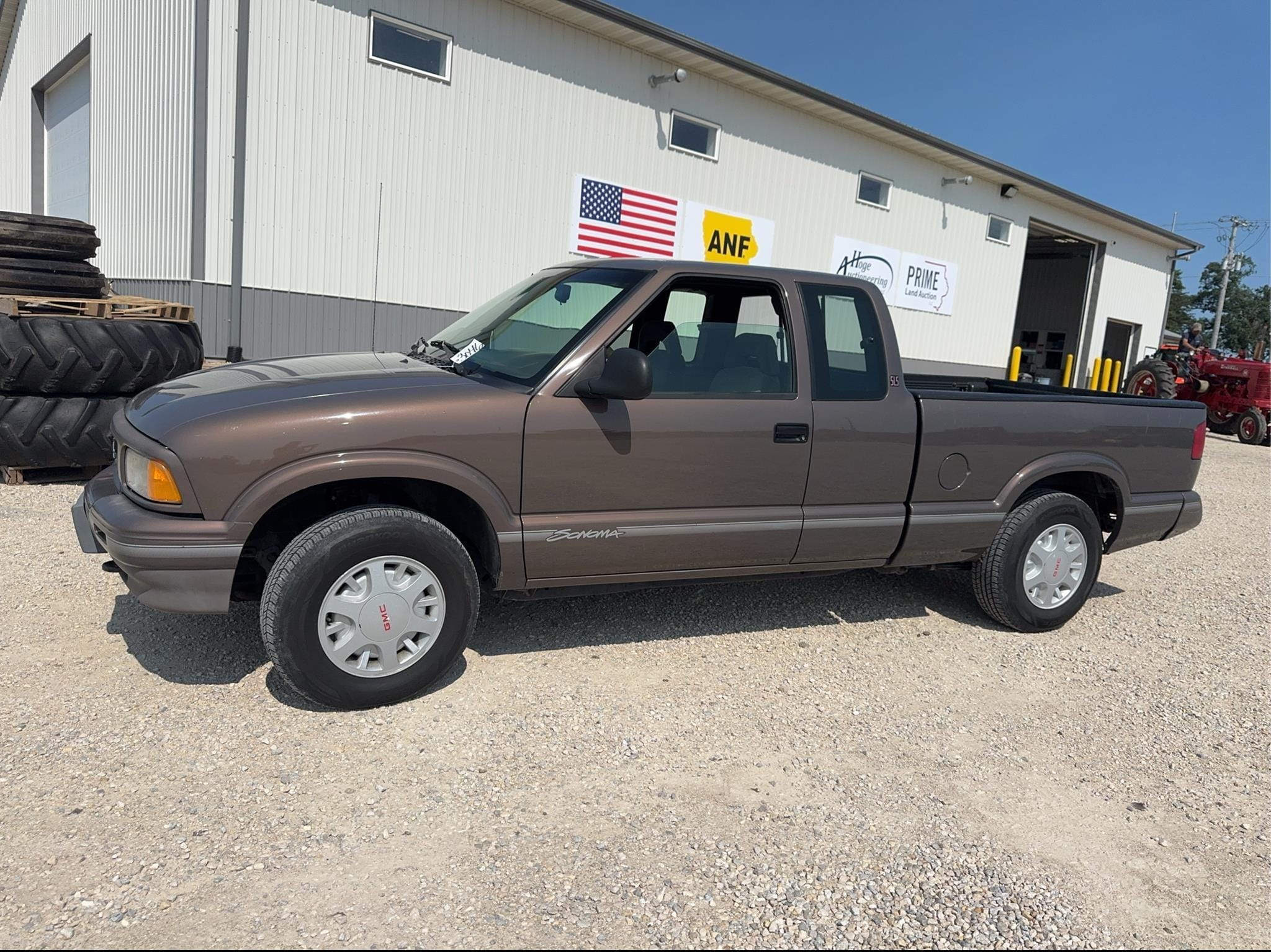1997 GMC Sonoma Equipment Image0