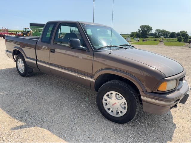 Image of GMC Sonoma equipment image 4