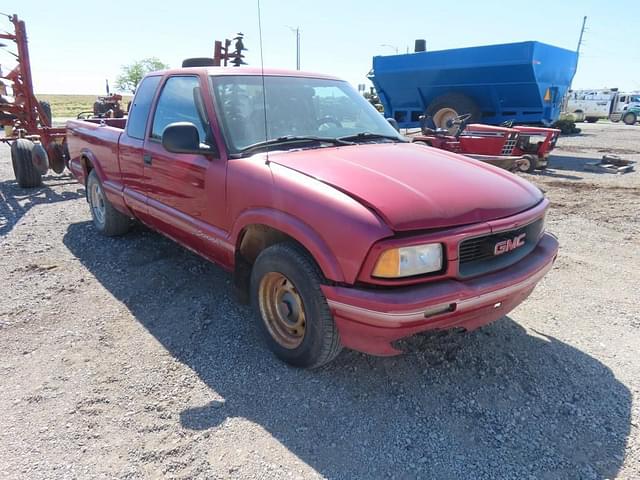 Image of GMC Sonoma equipment image 3