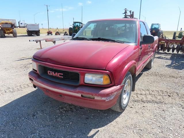 Image of GMC Sonoma equipment image 1