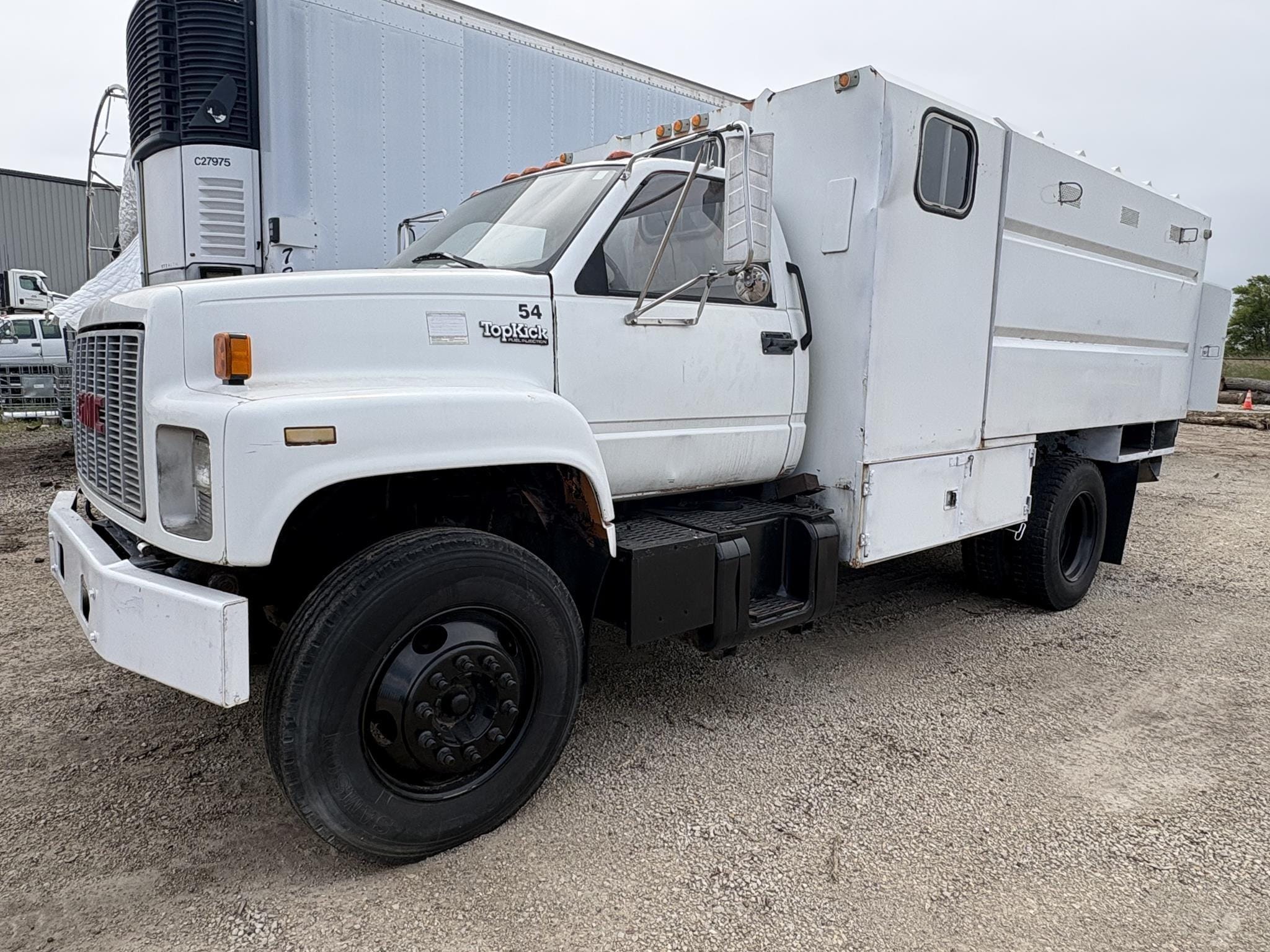 1997 GMC TopKick C6500 Equipment Image0