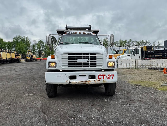 Image of GMC C6500 equipment image 2