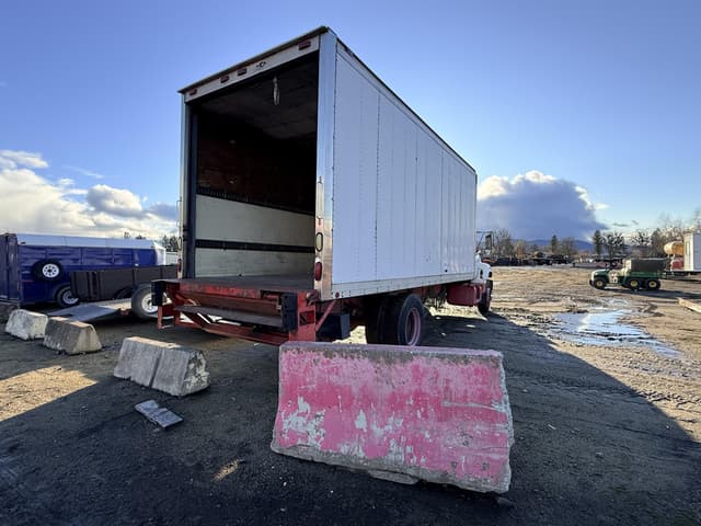 Image of GMC Topkick C7500 equipment image 4