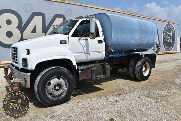 Image of GMC Topkick C7500 equipment image 1