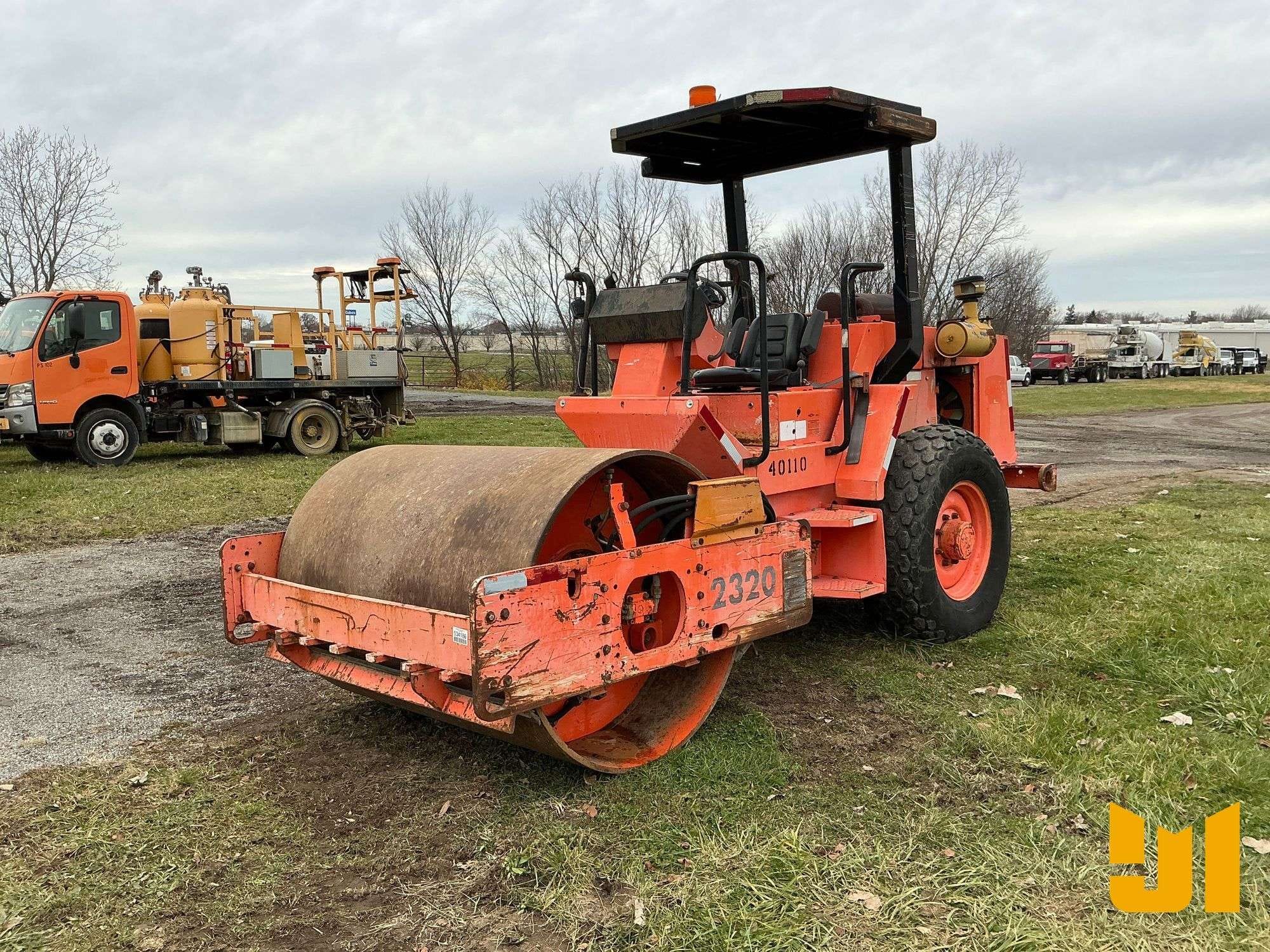 1997 Hamm 2320 Equipment Image0