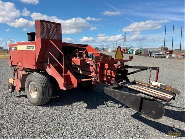 Image of Hesston 4690 equipment image 2