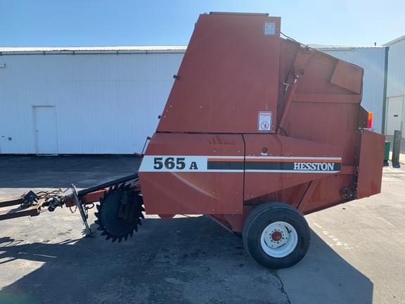 Image of Hesston 565A equipment image 2