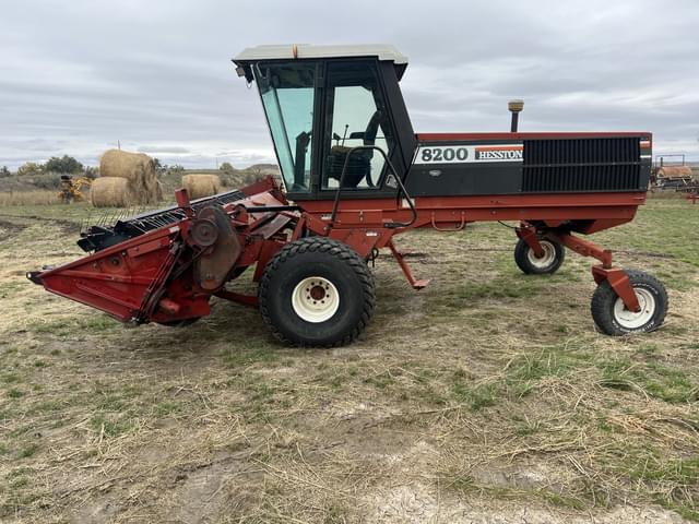 Image of Hesston 8200 equipment image 1