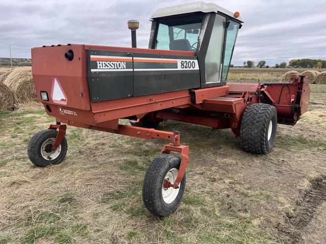 Image of Hesston 8200 equipment image 4