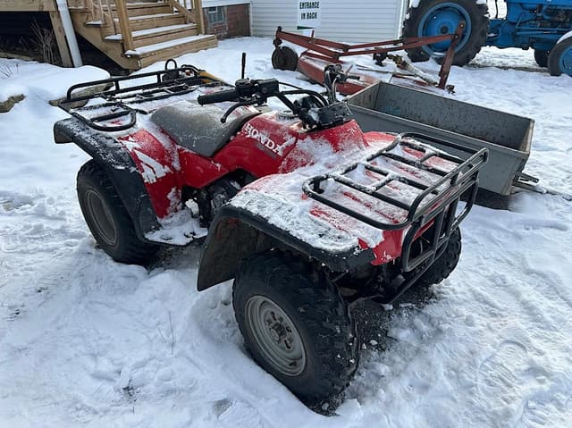 Image of Honda Fourtrax 300 equipment image 2