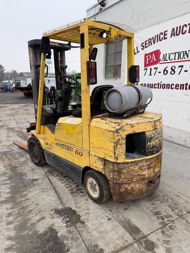 Image of Hyster S60XM equipment image 3