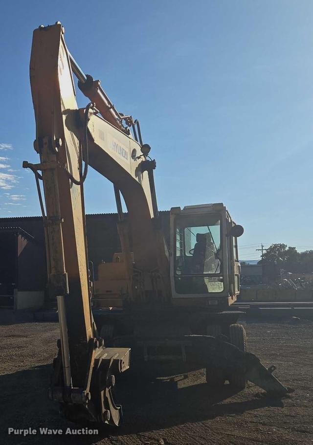 Image of Hyundai Robex 200W 2 equipment image 1