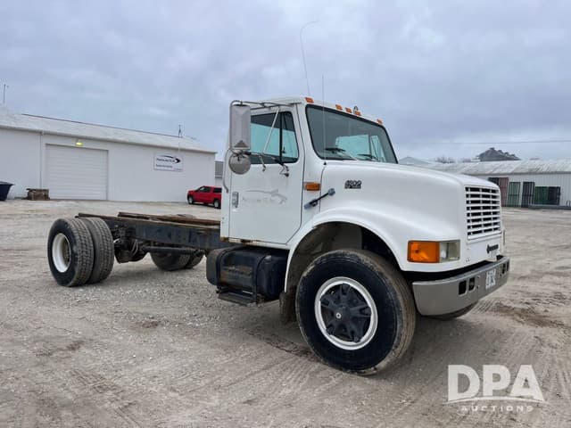 Image of International 4900 equipment image 4