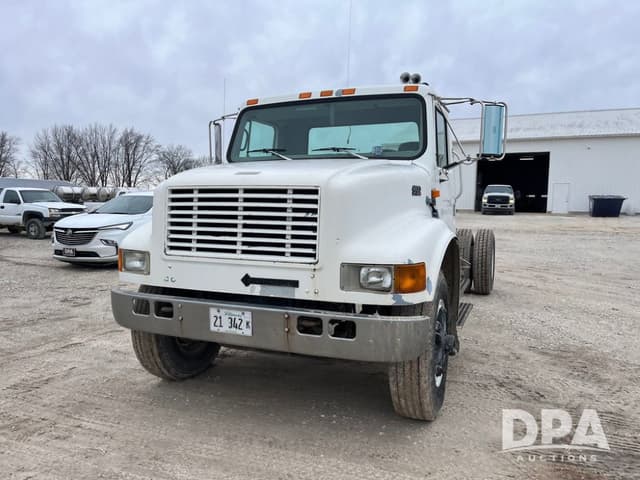 Image of International 4900 equipment image 1