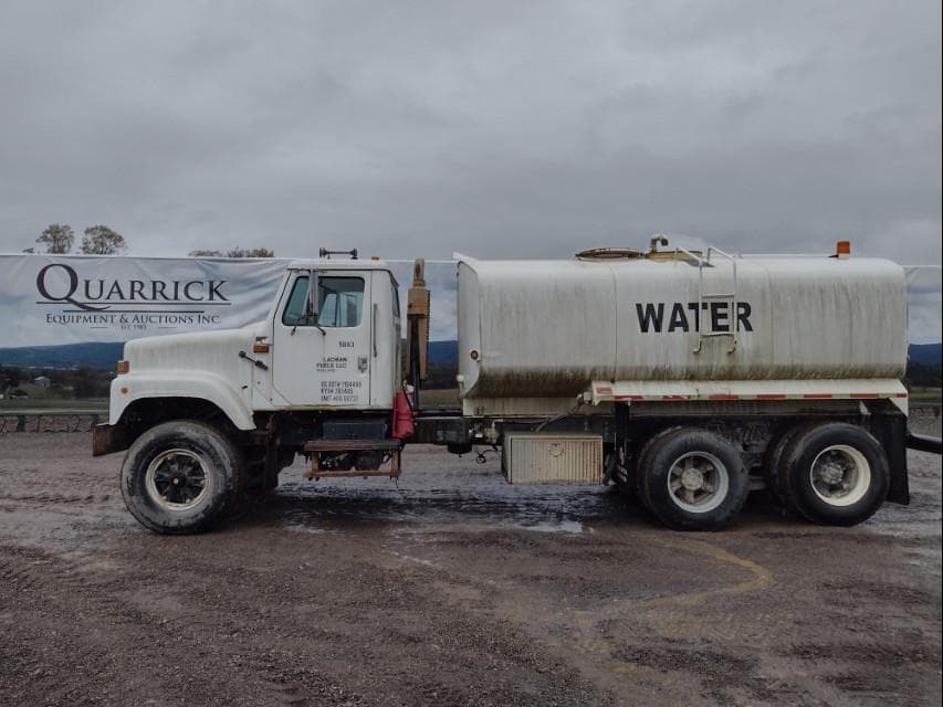 Image of International 2574 Primary image