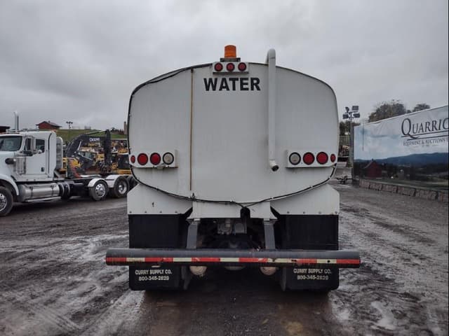 Image of International 2574 equipment image 3