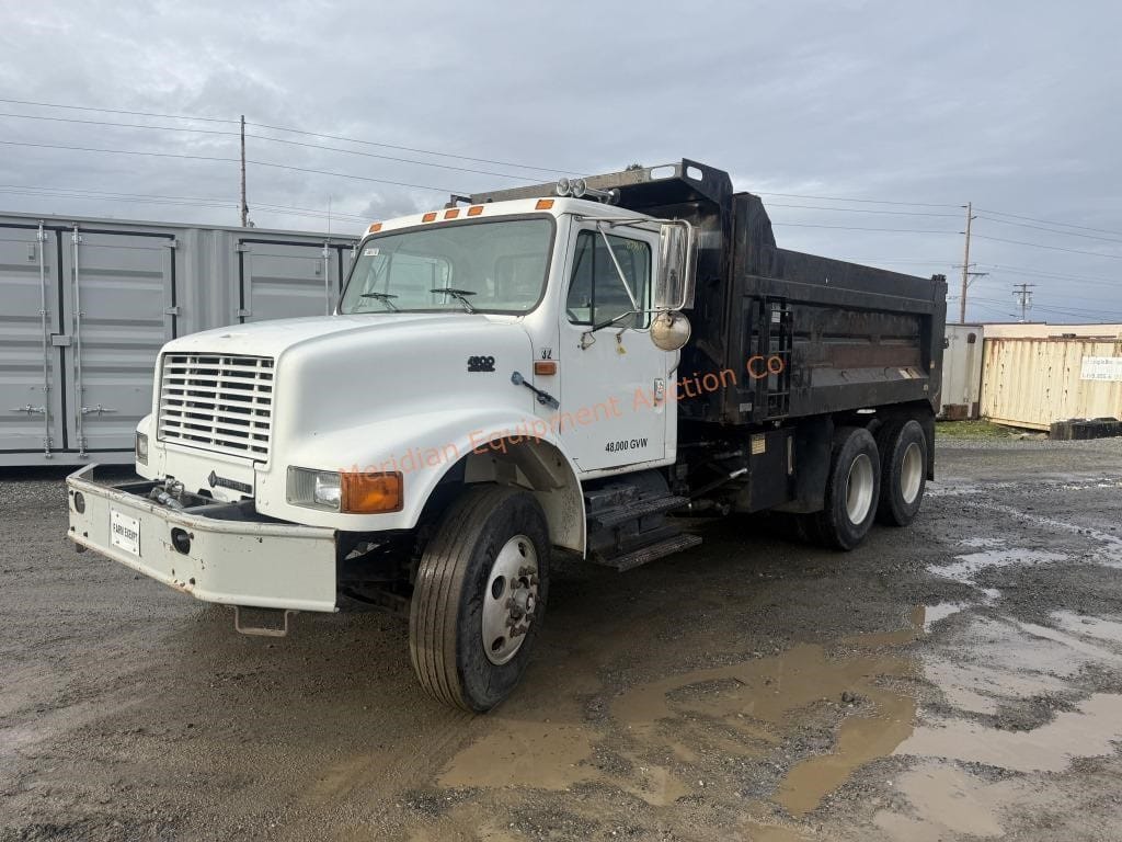 1997 International 4900 Equipment Image0