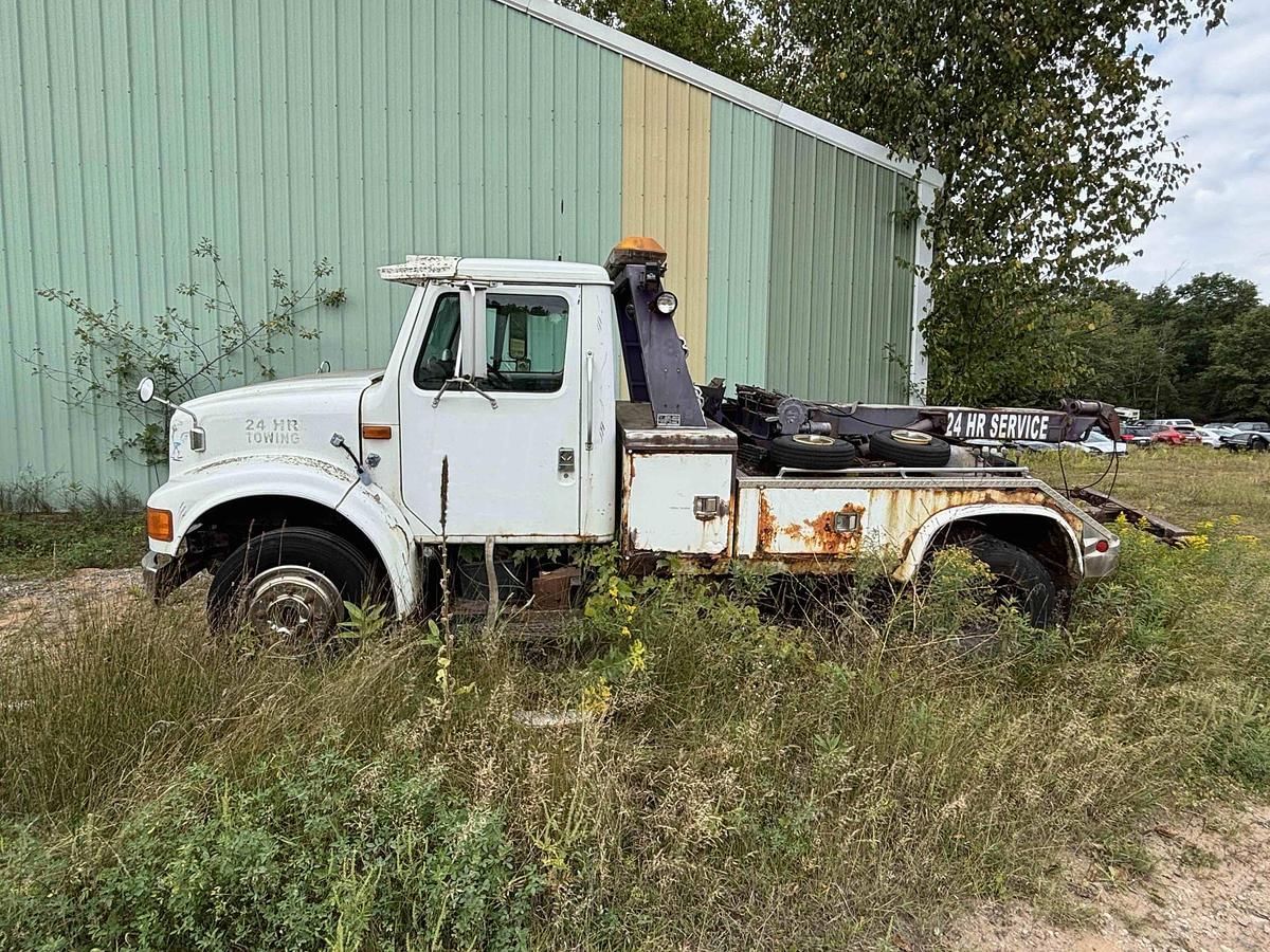 1997 International 4700 Equipment Image0