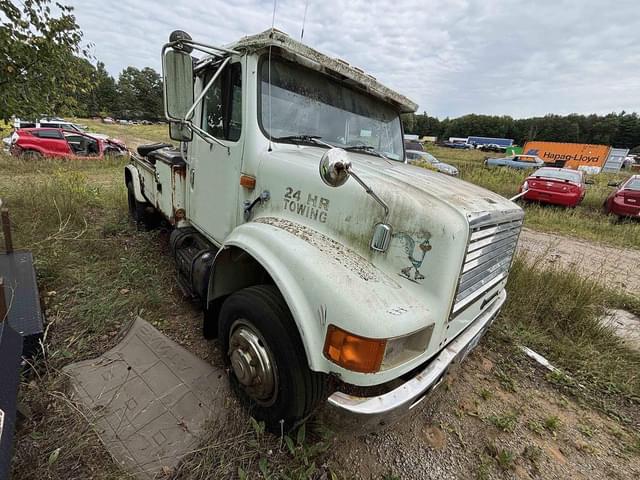 Image of International 4700 equipment image 3