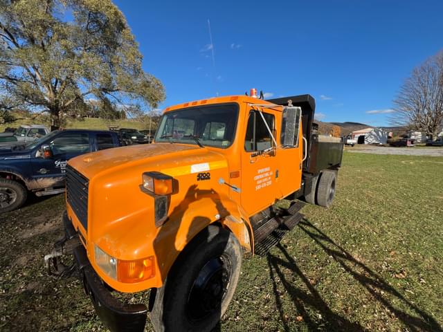 Image of International 4700 equipment image 3