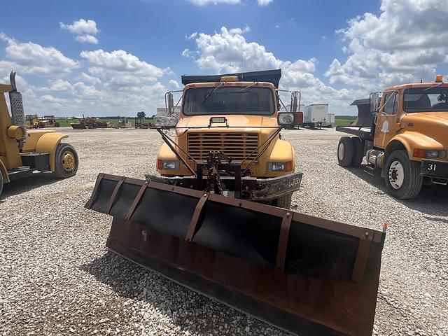 Image of International Navistar 4700 equipment image 1