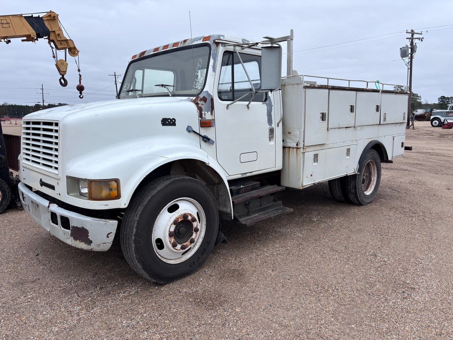 1997 International 4700 Equipment Image0