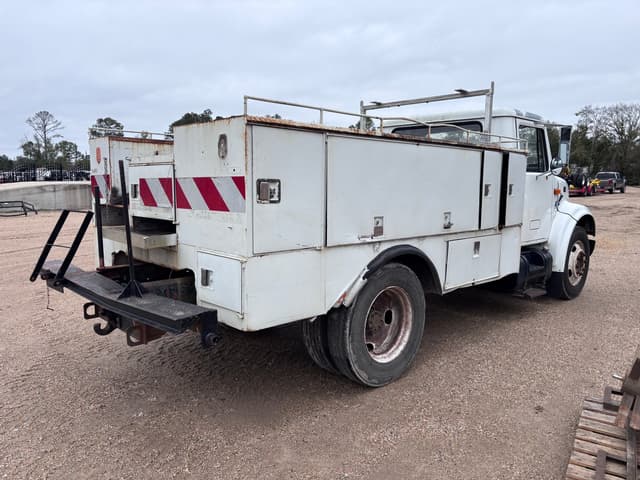 Image of International 4700 equipment image 3