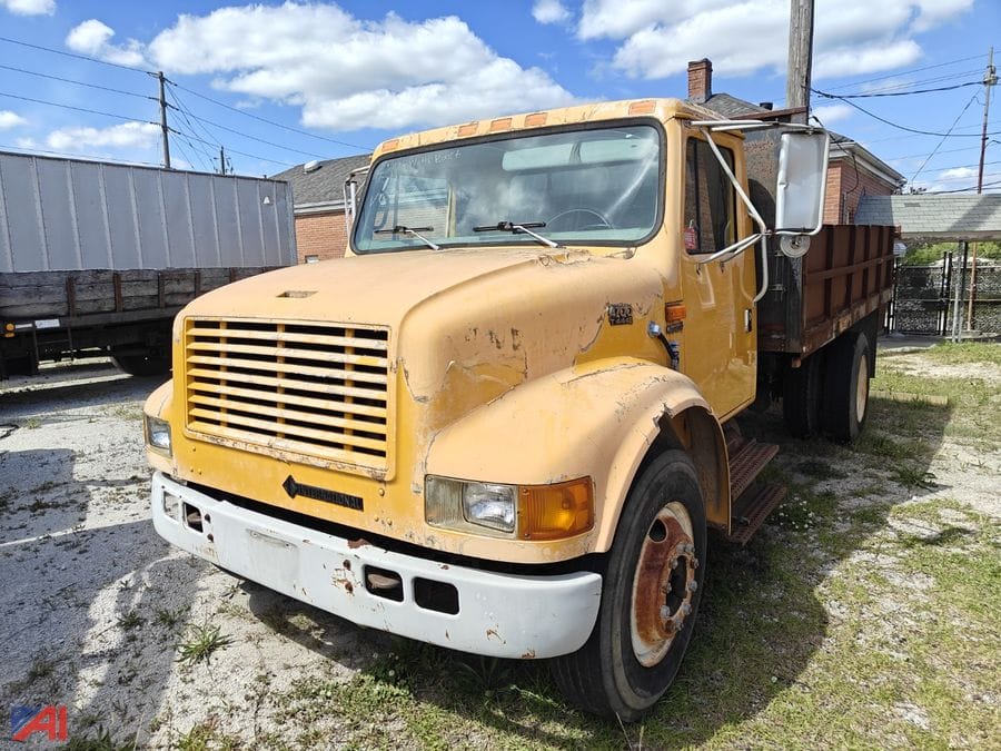 1997 International 4700 Equipment Image0