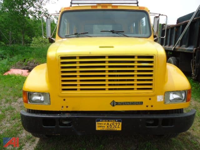 Image of International 4700 equipment image 2