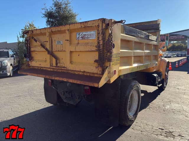 Image of International 4700 equipment image 4