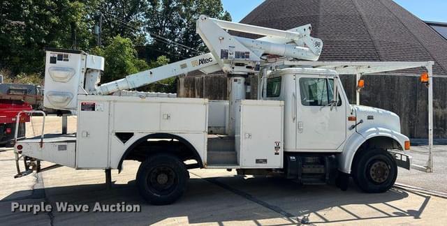 Image of International 4700 equipment image 3