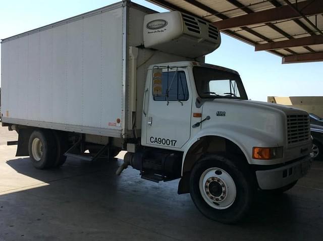 Image of International 4700 equipment image 2