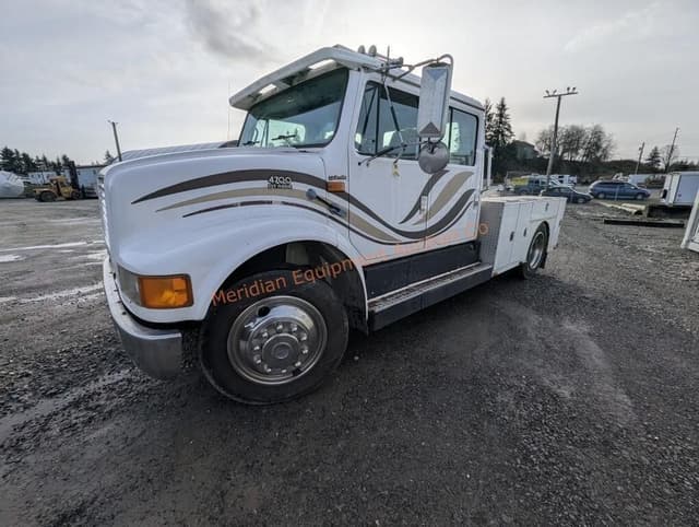 Image of International 4700 equipment image 1