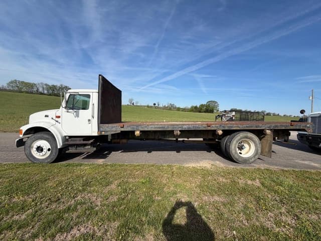 Image of International 4700 equipment image 3