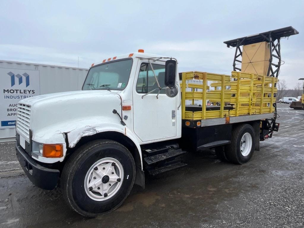 1997 International 4700 Equipment Image0