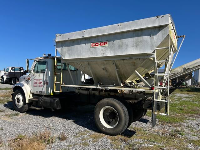 Image of International 4700 equipment image 3