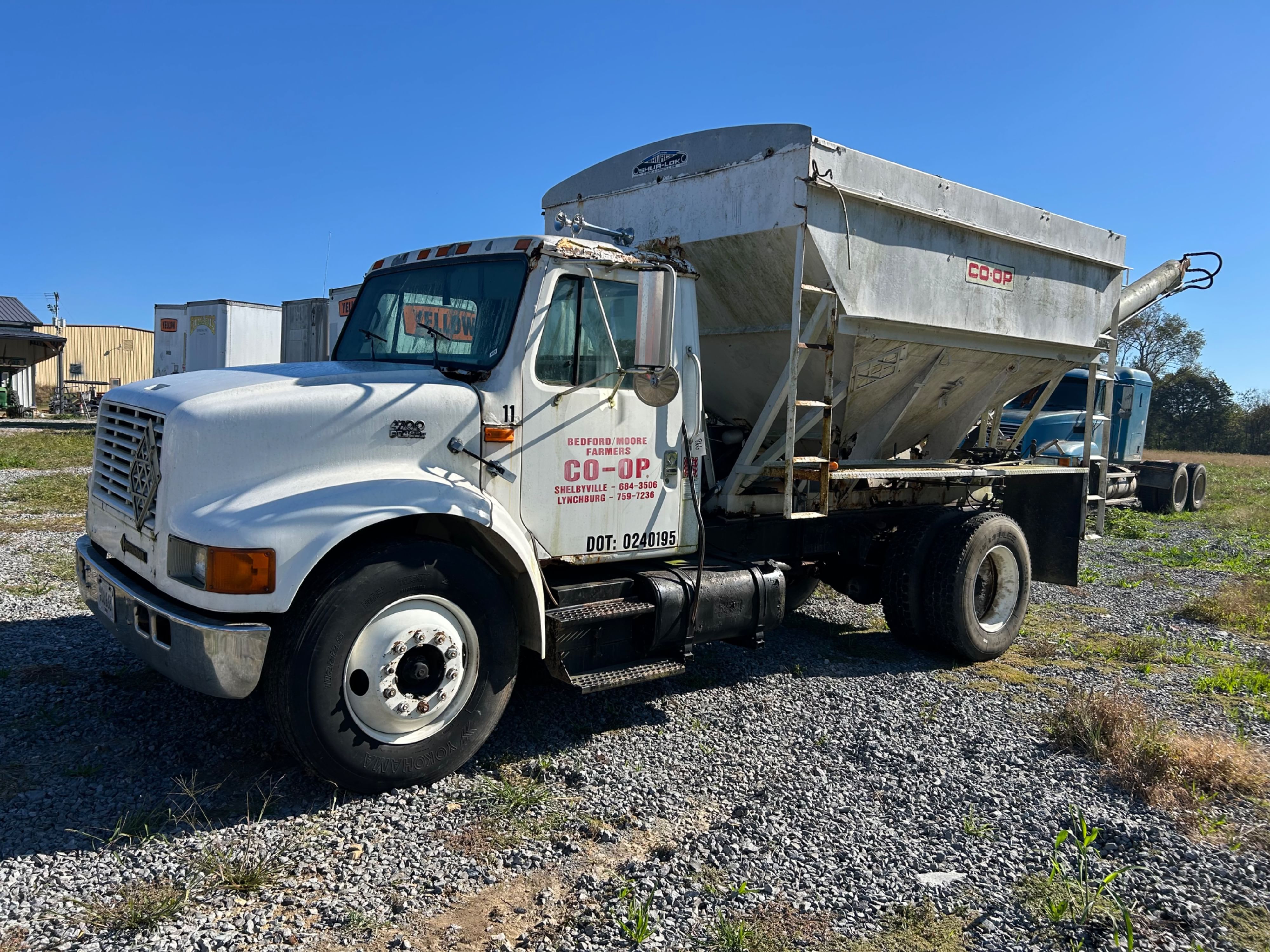 1997 International 4700 Equipment Image0