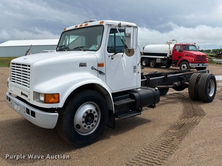 1997 International 4700 Equipment Image0