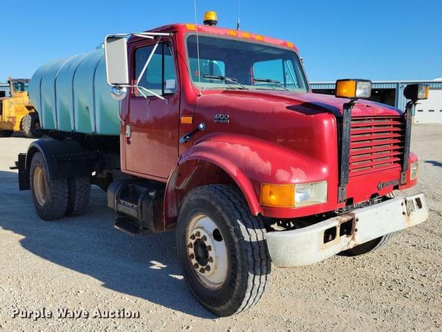 Image of International 4700 equipment image 2