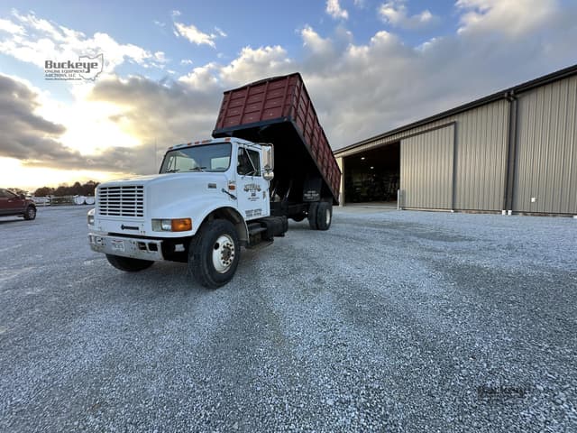 Image of International 4900 equipment image 2